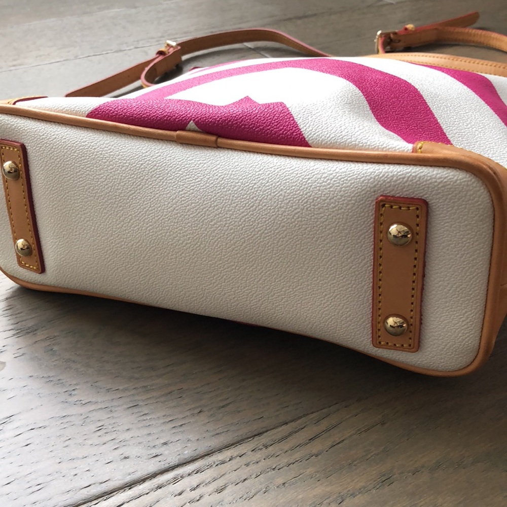 Chevron Stefano Leather Dooney & Bourke Crossbody Bag - Picture 6 of 8